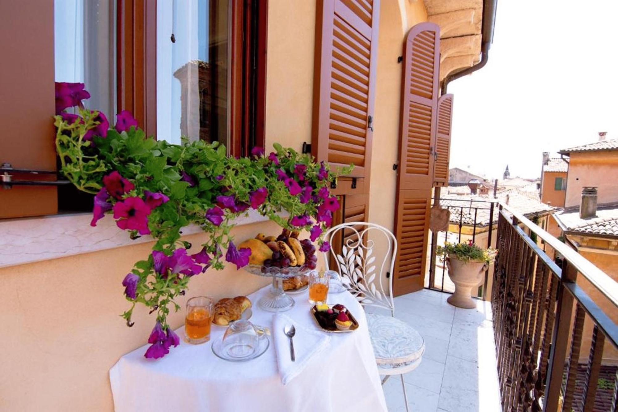 Opera Luxury Apartment Verona Exterior photo